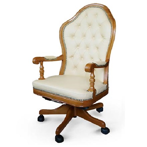 Шкіряне крісло керівника Ембассі.